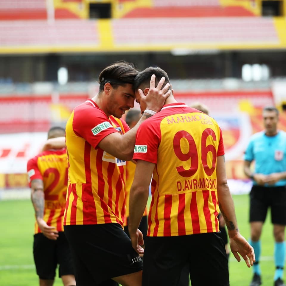 96 Daniel Avramovski