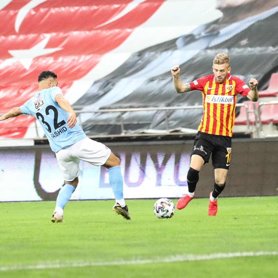 #32 Osama Rashid #10 Pedro Henrique