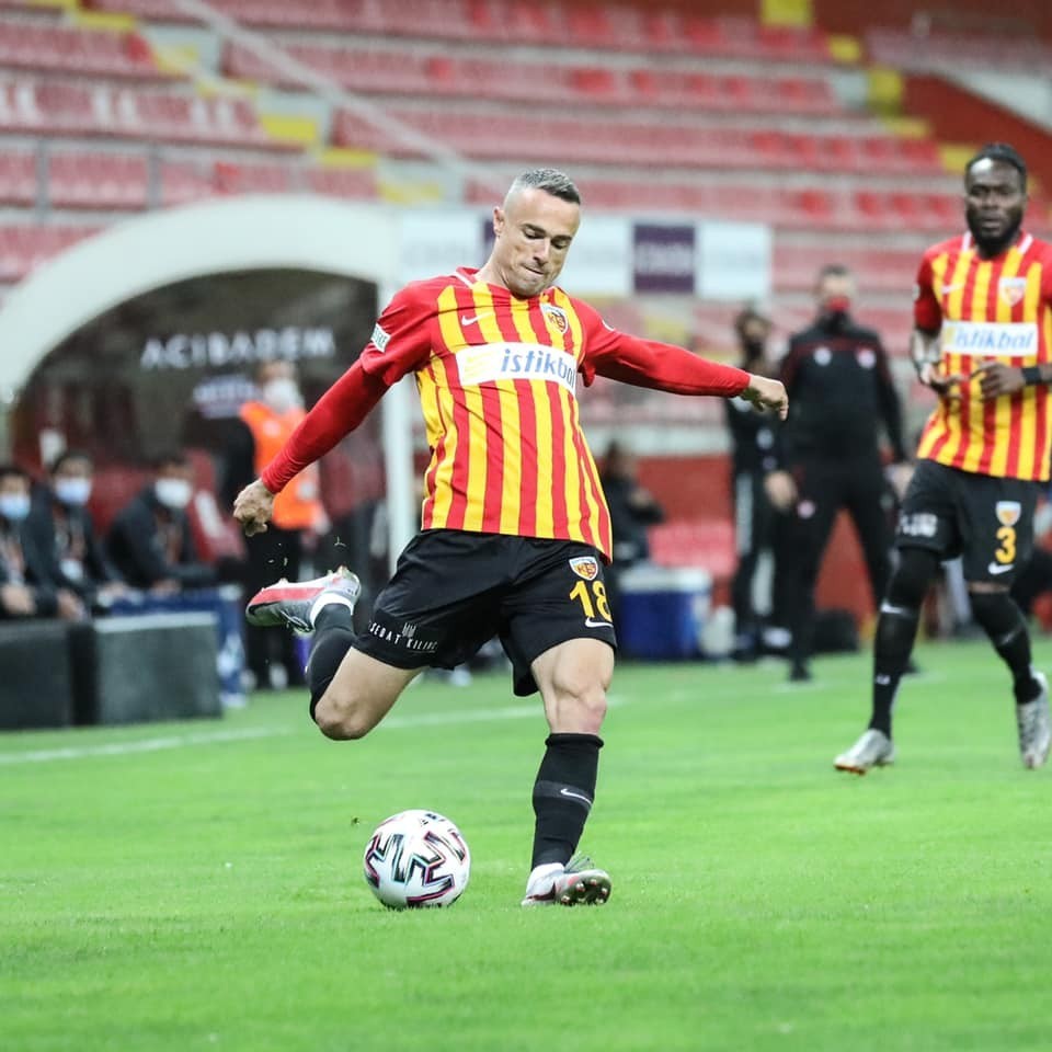 #18 Zoran Kvrzic #3 Attamah