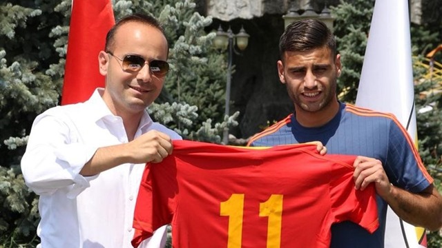 Kayserispor Deniz Türüç ile Sözleşmesini Uzattı.