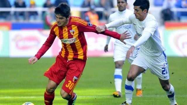 Kayserispor'lu Okay Yokuşlu U19 Milli Takımında