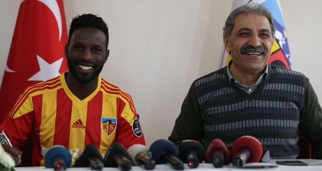 Kayserispor Silvestre Varela ile Resmi Sözleşme İmzaladı.