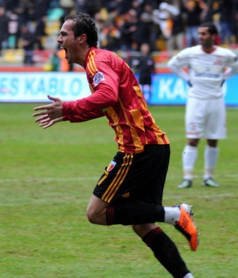 Kayseri Emiri; Kujovic