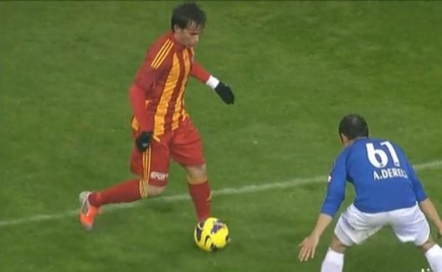 Mouche Kulübümüzün Futbolcusudur.