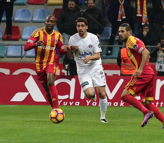 2016-2017 Süperlig: Kayserispor 2-2 Kasımpaşa Maçının Foto Galerisi.