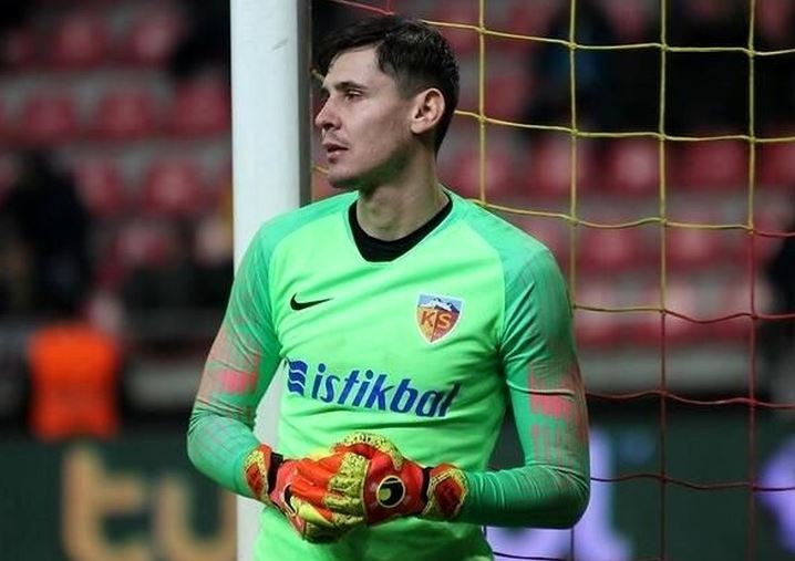 Silviu Lung'u Eski Kaleci Olan Babası Çalıştırıyor.