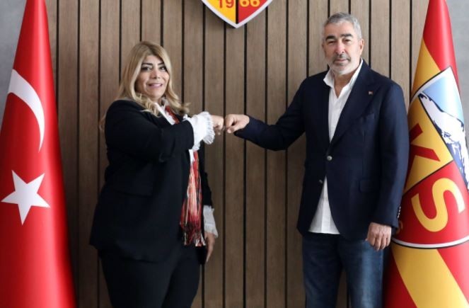 Berna Gözbaşı; Samet Aybaba ile Sorunlu Ayrılmamıştık.