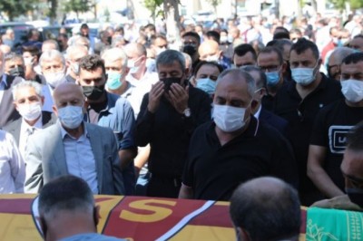 Kayserispor'un efsane başkanı Recep Mamur toprağa verildi.