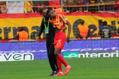 Kayserispor'da Bernard Mensah Yine Sakatlandı.