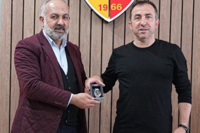 Kayserispor, Recep Uçar ile Yollarını Ayırdığını Resmen Duyurdu.