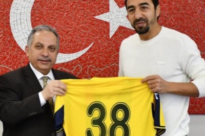 Talasgücü Belediyespor, İbrahim Öztürk ile 2,5 yıllık sözleşme imzaladı.