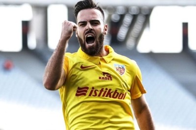 Kayserispor Cardoso ile  Sözleşmesini Uzattı.