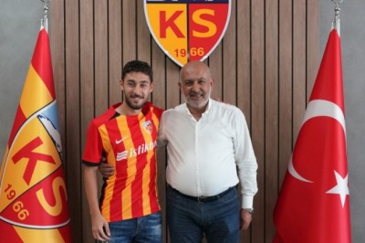 Kartal Kayra Yılmaz Kayserispor'a Resmi İmzayı Attı.
