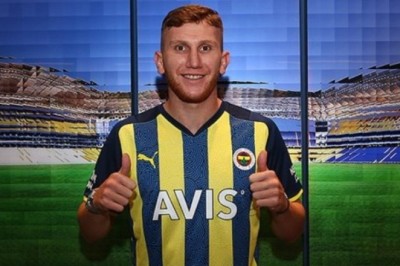 Kayserispor'un Gündemine Kiralık Olarak Burak Kapacak (Fenerbahçe) Var.