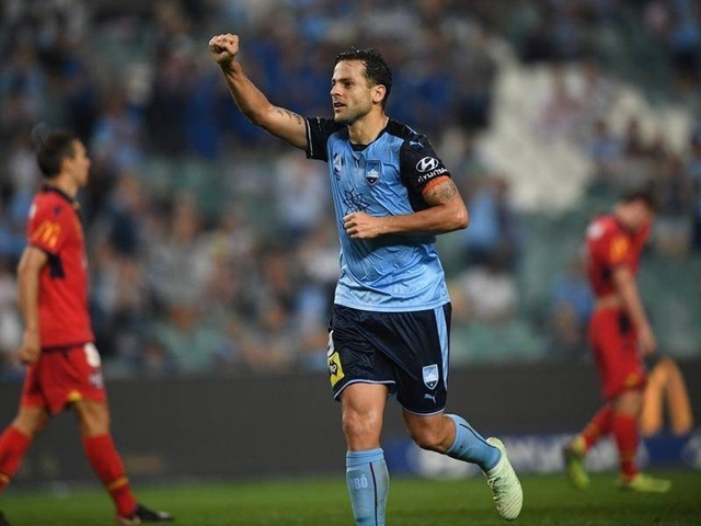 2021 Avusturya'da Sydney FC Takımında Futbol oynuyor.