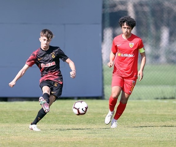 6 Numara Ahmet Zekeriya Kartal (Kayserispor U19)