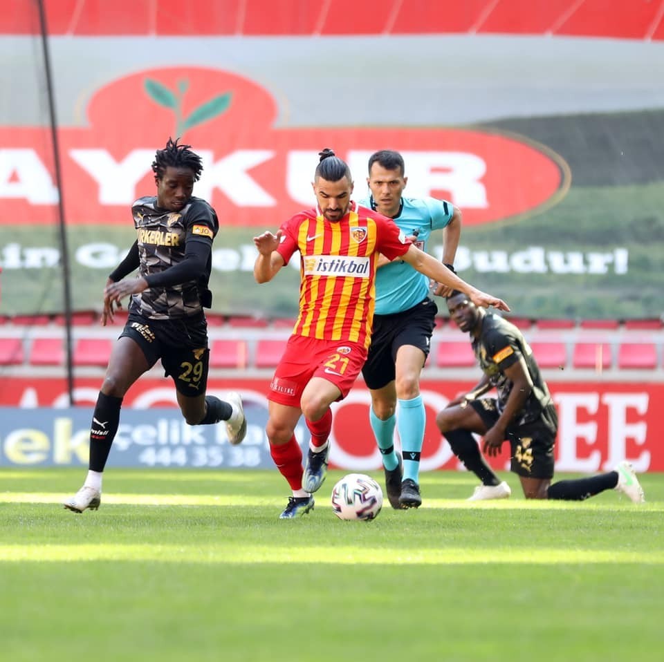 Kayserispor 1-1 Göztepe 👉 Aziz Behich-Diabate-Hakem Burak Şeker