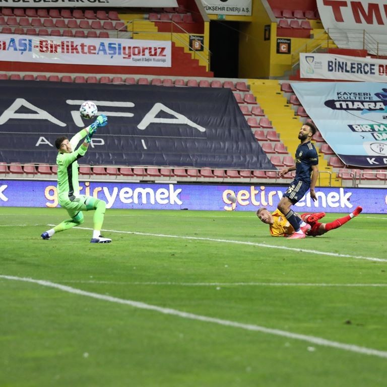 #10 Pedro Henrique #1 Kaleci Altay Bayındır Top filelere giderken