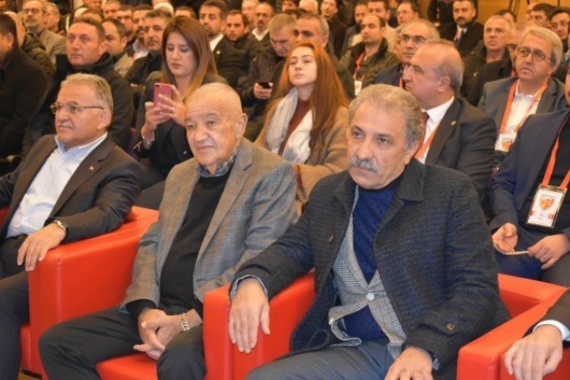 Recep Mamur Kayserispor Fahri Başkanı oldu.