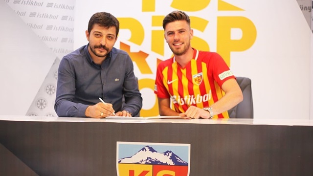 Kayserispor Mert Kula ile Resmi Sözleşmeyi İmzaladı.