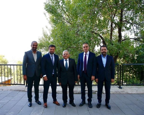 Kayserispor'un Yeni Hocası Bülent Üygun oldu.