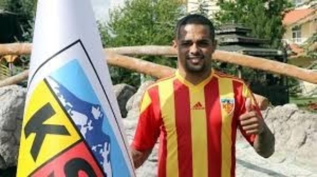 Kayserispor Welliton (Mersin İY) anlaştı.