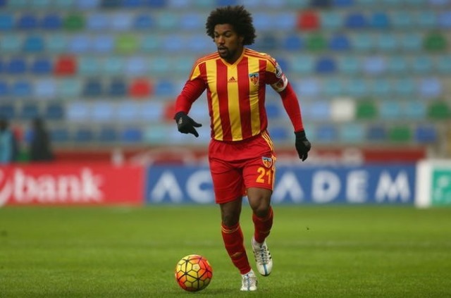 Kayserispor Ömer Bayram ve Biseswar ın Sözleşmesi Sezon Sonu Bitiyor.