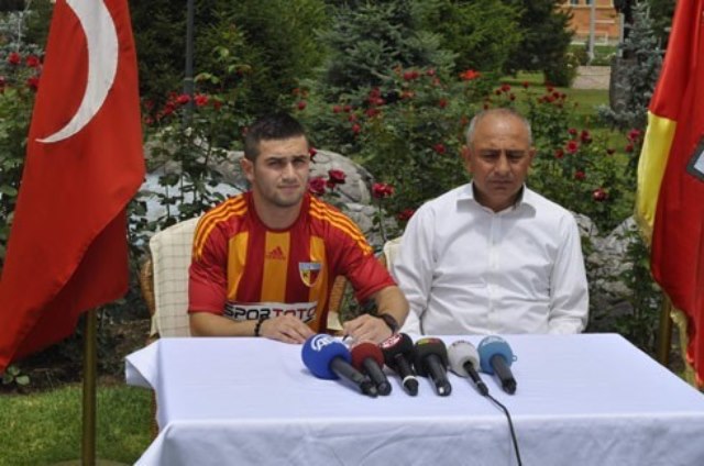 Kayserispor'un Ömer Bayram Transferinde Sorun Çıktı
