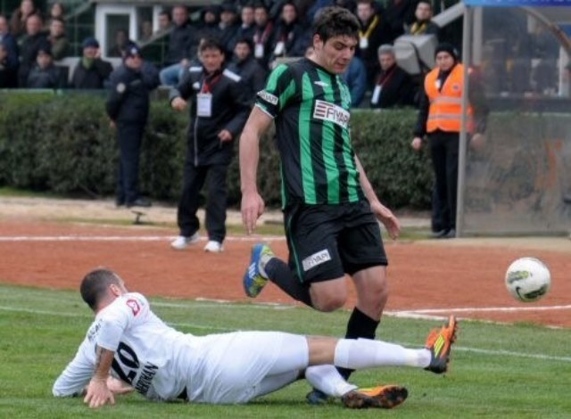 Kayserispor, Sakaryaspor'un genç oyuncusu Salih Dursun ile anlaşmaya vardı.