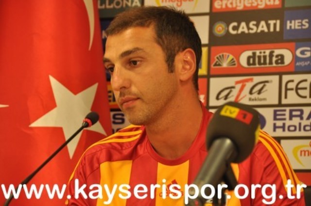 Zurab Khizanisvili İmzaladı.