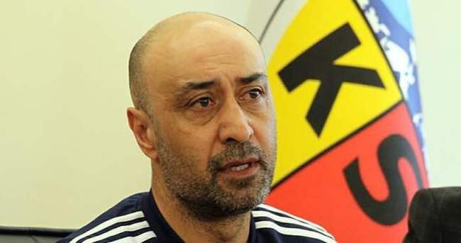 Tolunay Kafkas; Yapacak Bir Şey Yok.