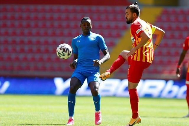 Futbol Terimleri Sözlüğü #12 İsabetli Pas Nedir?