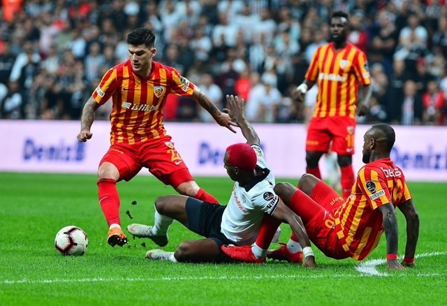 Futbol Terimleri Sözlüğü #6 Sahipsiz Top Kazanma Nedir?