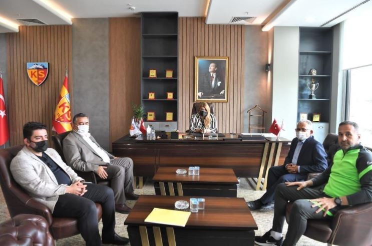 Kayseri Büyükşehir Belediye Başkanı Dr.Memduh Büyükkılıç'tan Kayserispor'a Ziyaret