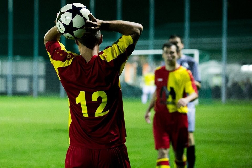 Futbol Terimler Sözlüğü #27 Taç Nedir? Taç'tan Gol Olur mu?