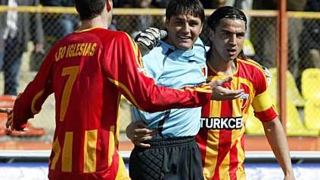 Ulan Futbol Seviyoruz Seni-Alıntı Yazı