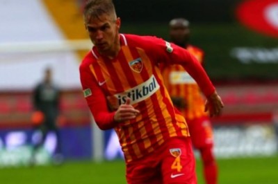 Kayserispor'da ilk 3 maçın tamamında 2 futbolcu oynadı.