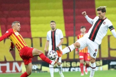 Kayserispor ve Fatih Karagümrük'te Sakat ve Cezalı Futbolcular.