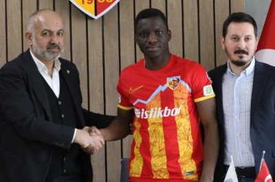 Kayserispor Yaw Ackah ile Sözleşmeyi Uzattı.