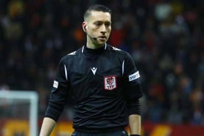 Kayserispor-Fenerbahçe Maçını Zorbay Küçük Yönetecek.