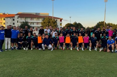 Biz Büyük Bir Aileyiz