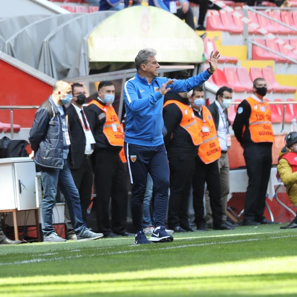 Kayserispor 1-1 Göztepe 👉 Hamza Hamzaoğlu